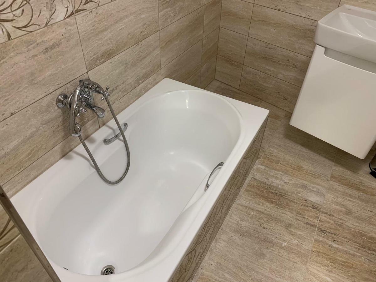 Mikulov Inn - Apartments Slunce Eksteriør billede
