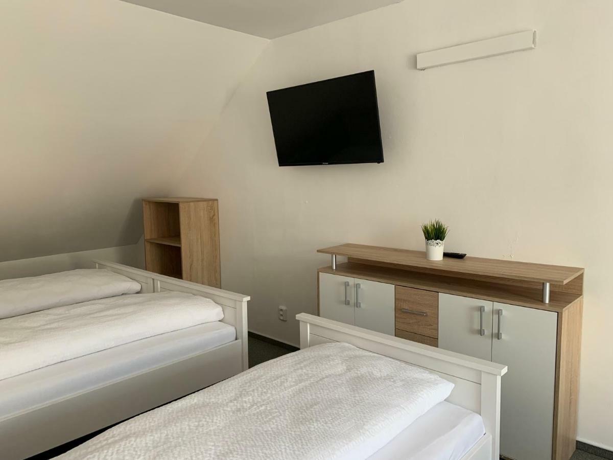 Mikulov Inn - Apartments Slunce Eksteriør billede