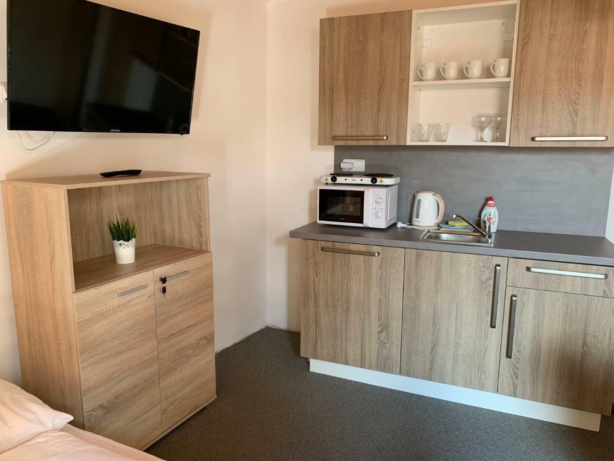 Mikulov Inn - Apartments Slunce Eksteriør billede