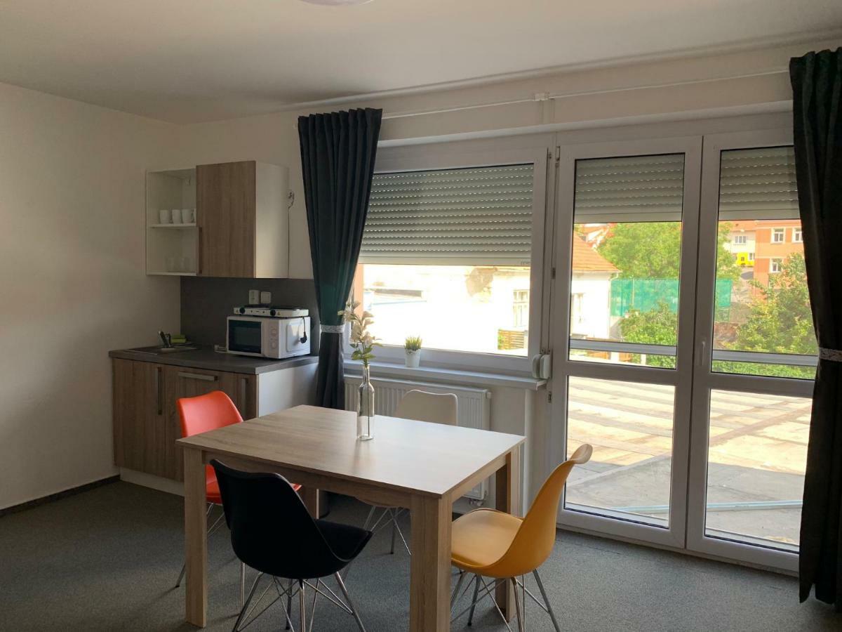 Mikulov Inn - Apartments Slunce Eksteriør billede