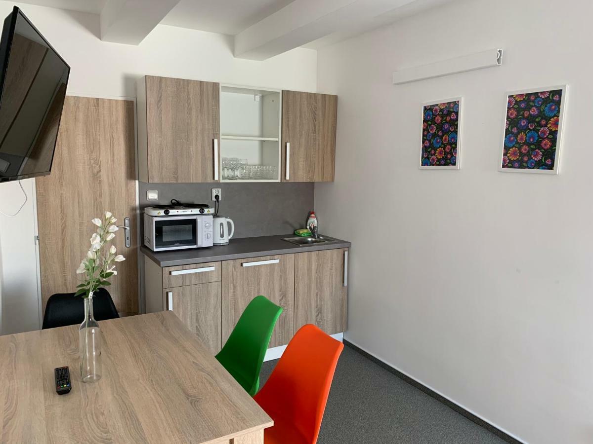 Mikulov Inn - Apartments Slunce Eksteriør billede